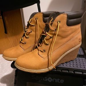 WOMEN'S AMSTON 6-INCH BOOTS